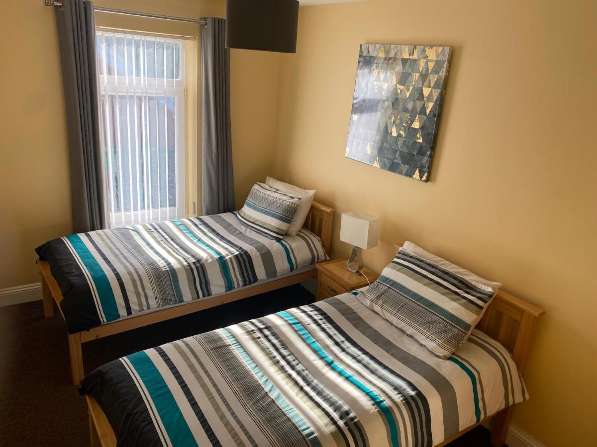 Station House Apartment Мърдър Титфил Екстериор снимка